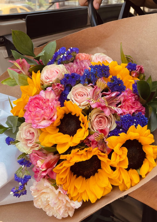 Bouquet colorido de Girasoles y Rosas - AMELIA