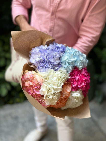 Bouquet estilo europeo de hortensias ELIZABETH