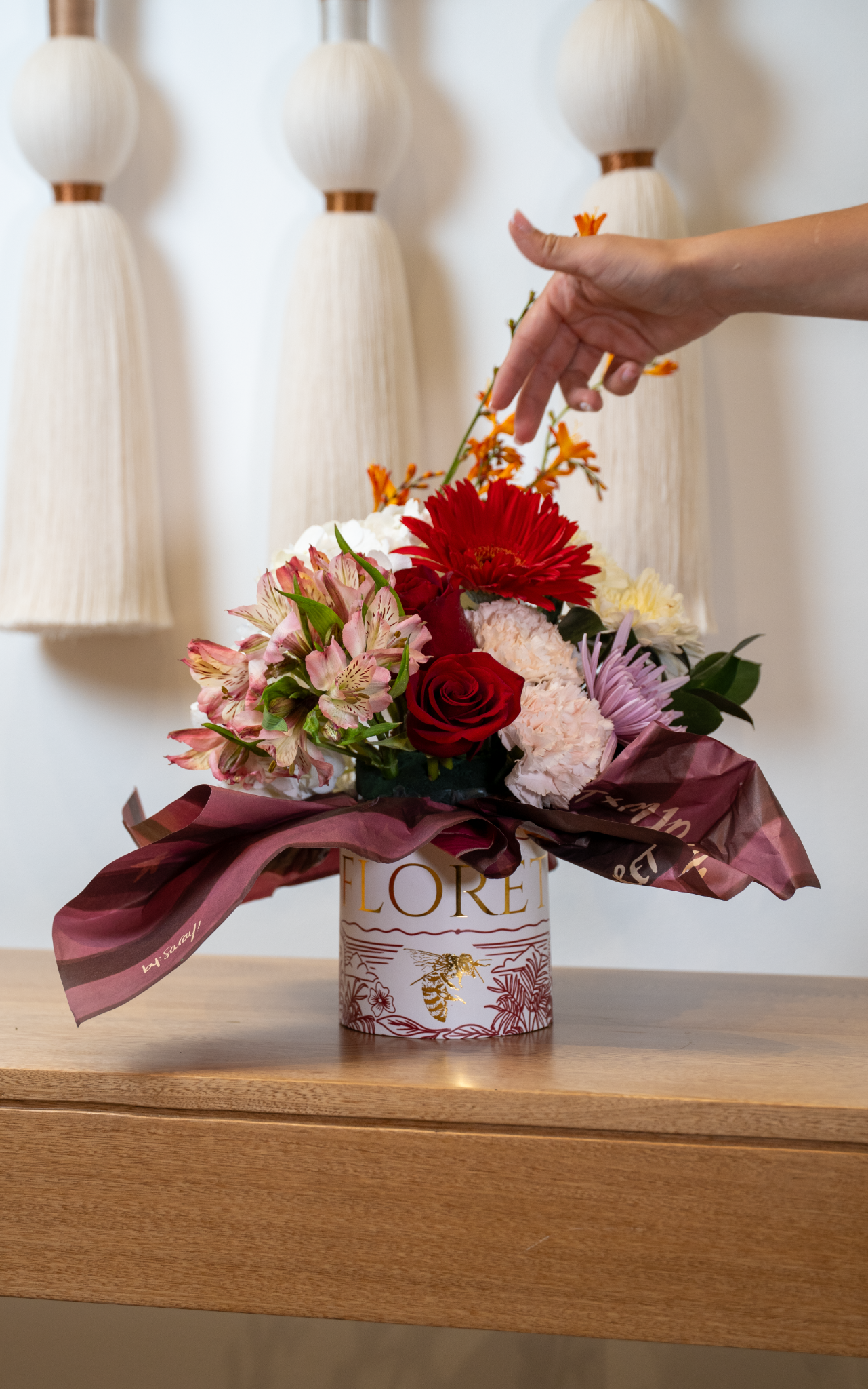 ORIANA | Cilindro Floral Elegante Pequeño para Día de la Madre y Regalos Sofisticados