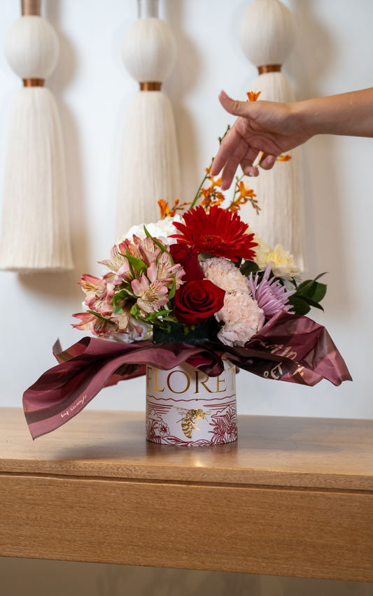 ORIANA | Cilindro Floral Elegante Pequeño para Día de la Madre y Regalos Sofisticados