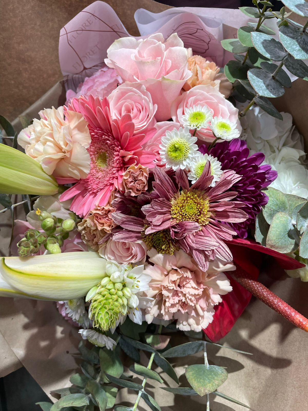 Bouquet de variedad de flores de temporada con elección 